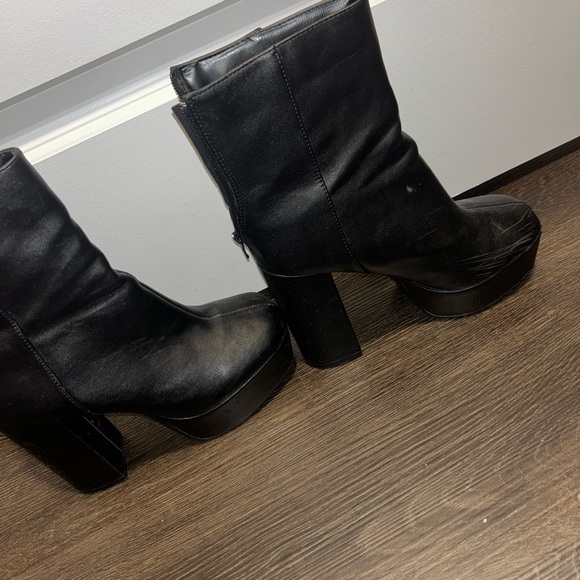 Platform boot - Picture 2 of 5